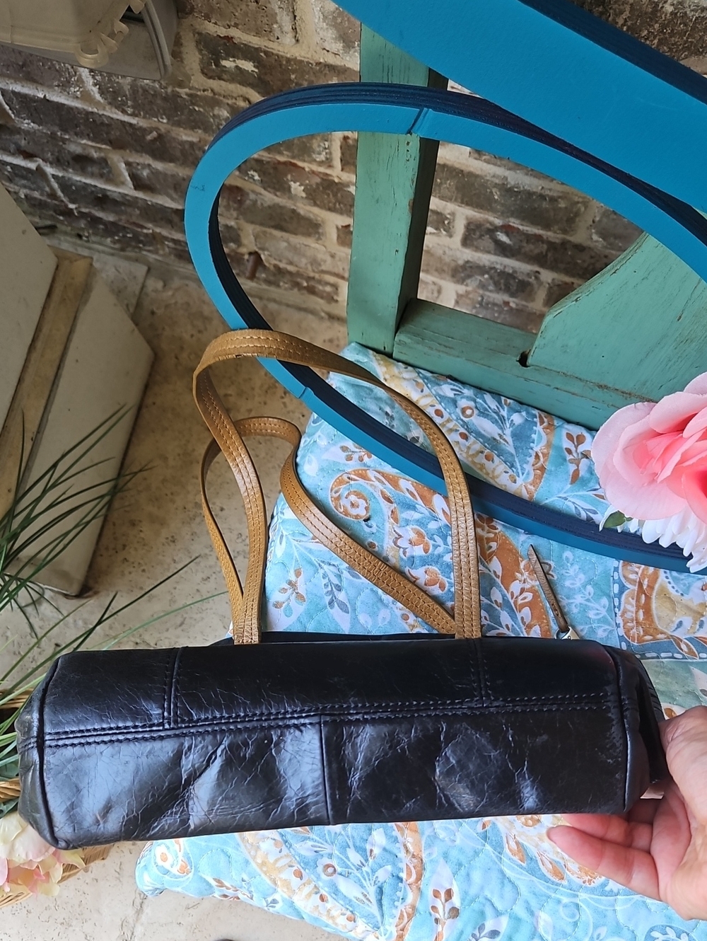 HOBO Black Soft Leather Tote Bag with Tan Handles Exterier Interior Pockets - Picture 6 of 7